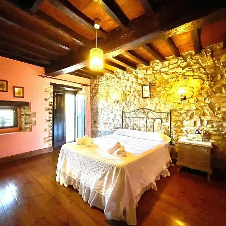 Lovely In With Shared Pool Apartment