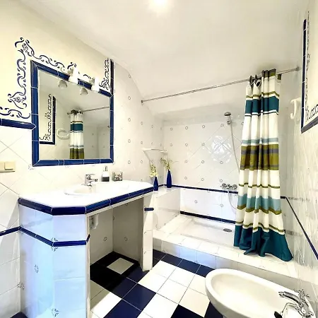 Apartment Lovely In With Shared Pool