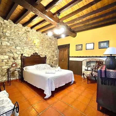 Lovely In With Shared Pool Apartment